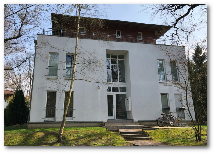 Berlin, Geschwister-Scholl-Allee, Wohnhausanlage